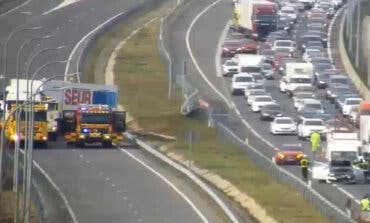 Dos accidentes complican la circulación en la A-2, en Alcalá de Henares