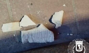 Detenido un joven en Puente de Vallecas por golpear a otro con un ladrillo en la cabeza para robarle