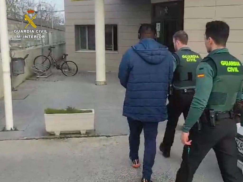 Detenido en Azuqueca por falsificar un cheque y apoderarse de más de 17.400 euros