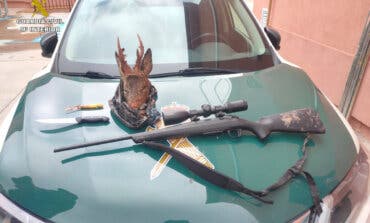 Dos detenidos por caza furtiva en Guadalajara con un rifle con visor térmico y una cabeza de corzo