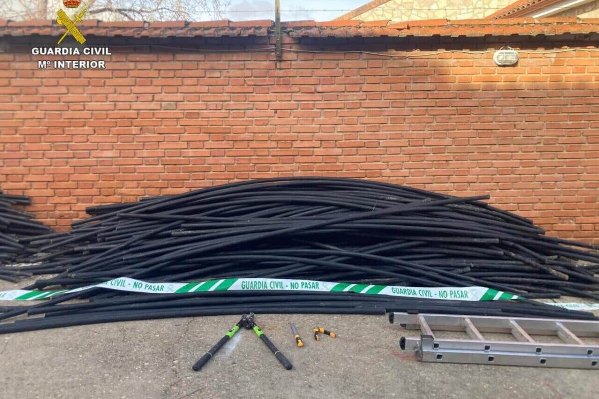 Detenido en la A-2 cuando transportaba 1.500 kilos de cable de cobre robado