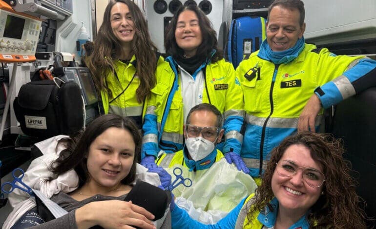 El SUMMA atiende un parto en un domicilio de Madrid