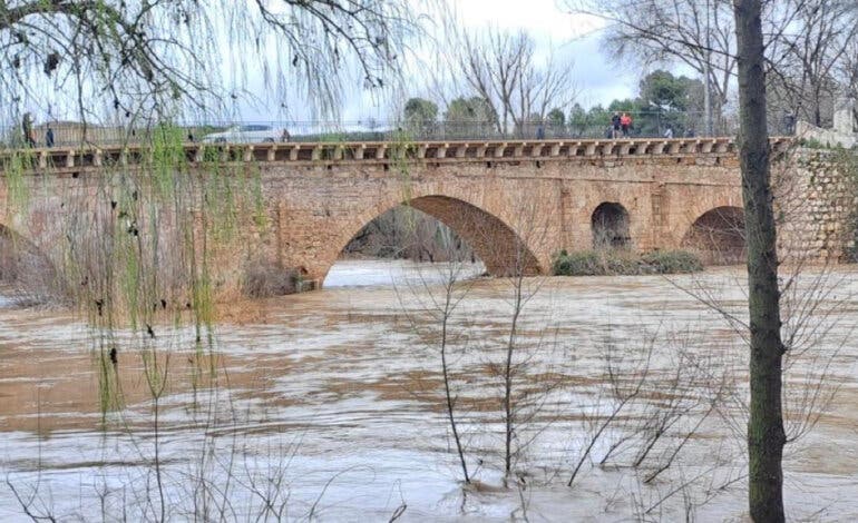 Guadalajara incrementa la vigilancia sobre el río Henares ante la crecida del caudal que se encuentra en nivel rojo