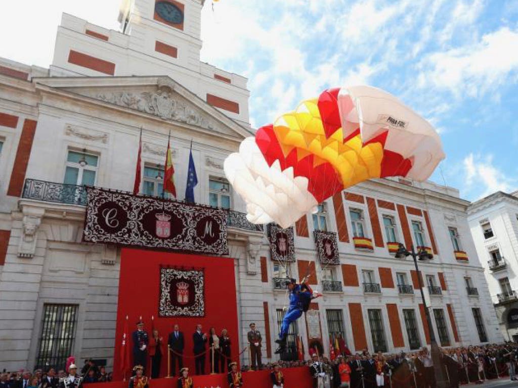 Ayuso denuncia que Sánchez ha prohibido el desfile militar del 2 de mayo: «Siempre están maniobrando contra Madrid»