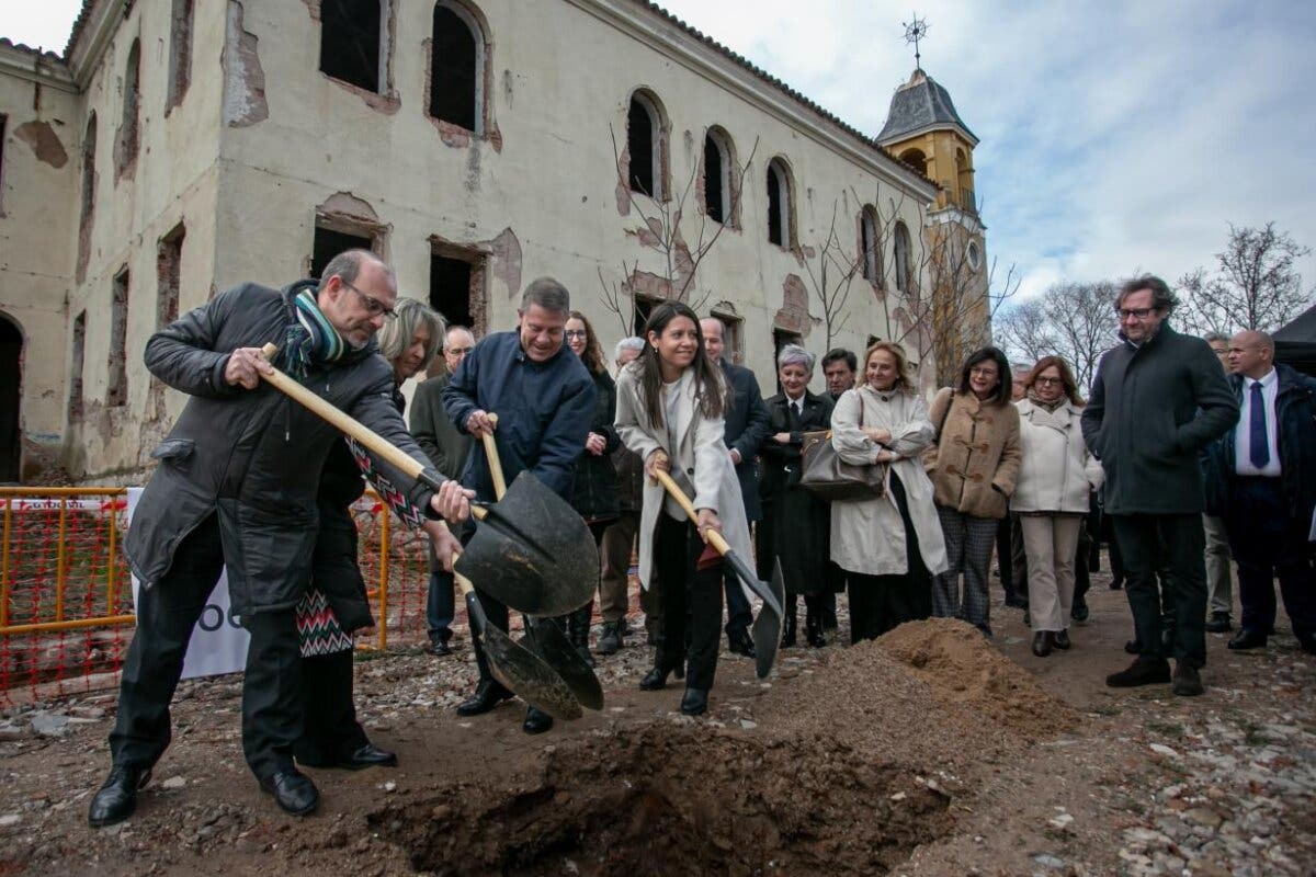 Page coloca la primera piedra de la nueva residencia de mayores Los Olmos de Guadalajara