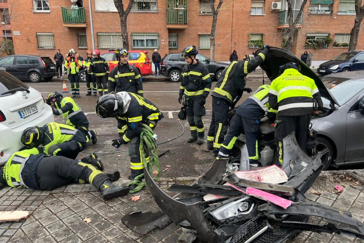 Herido un camionero tras chocar contra siete coches y dos furgonetas en Puente de Vallecas
