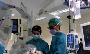 Un bebé de 10 meses intervenido en Madrid, el más pequeño de España en ser operado con cirugía robótica