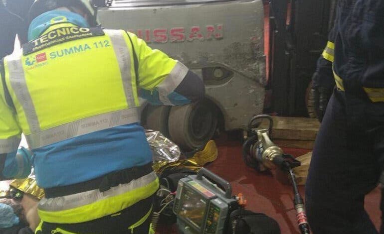 Herido grave un trabajador al quedar su pierna atrapada en un toro mecánico en Villaviciosa