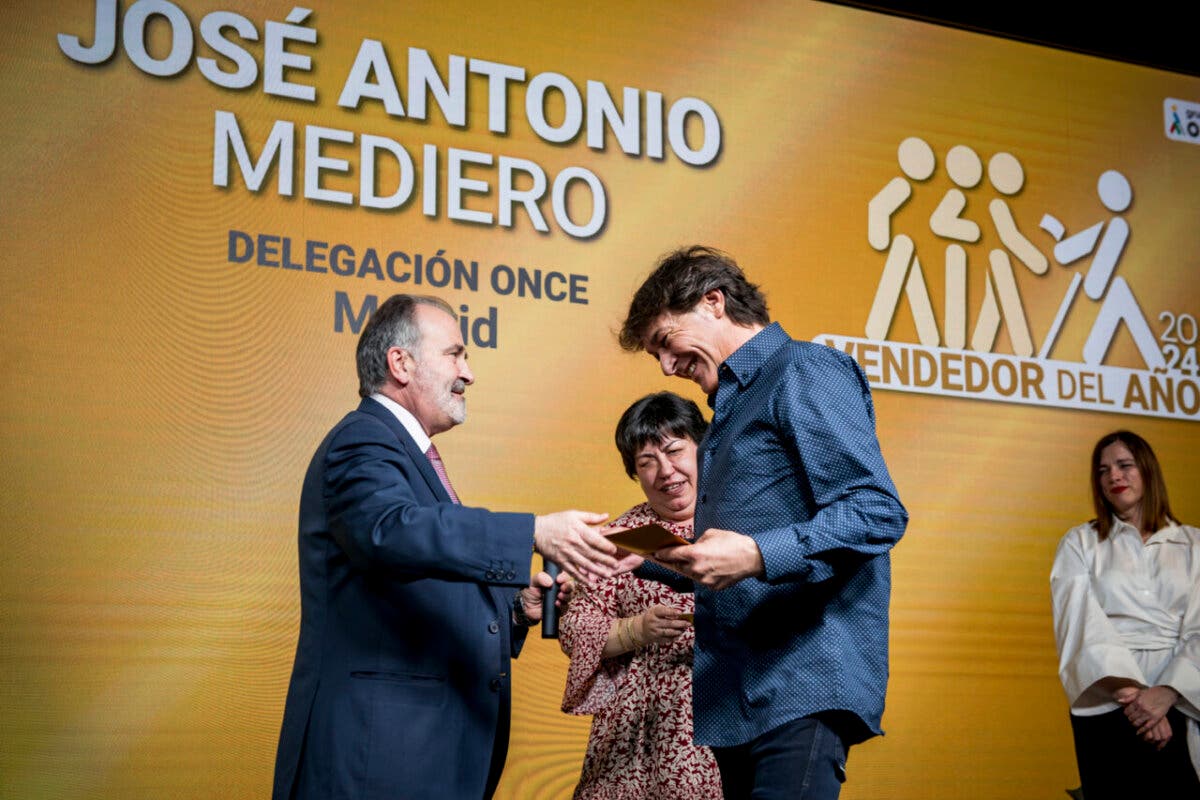 José Antonio, el vendedor de la ONCE de Torres de la Alameda y Villalbilla, elegido vendedor del año en Madrid 