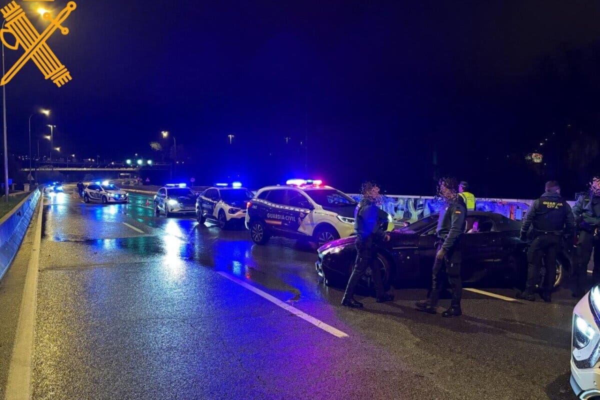 Detenido esta madrugada en la A-6 tras robar un Aston Martin de 400.000 euros