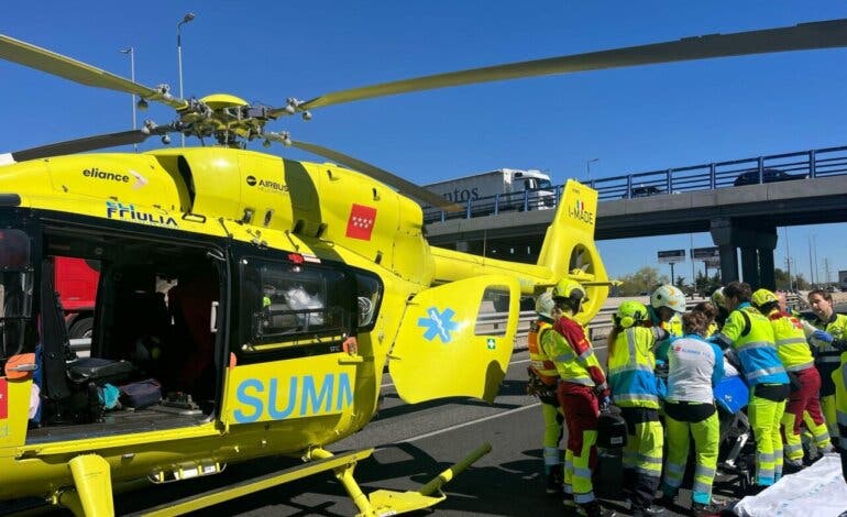 Grave un hombre de 77 años al caerse de su Vespa en la A-2, en Alcalá de Henares