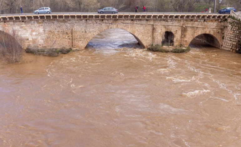 Preocupación en Guadalajara por el estado del Puente Árabe tras las recientes crecidas del río