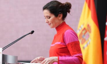 Ayuso recurre ante el Constitucional el reparto de menores extranjeros pactado con Puigdemont 