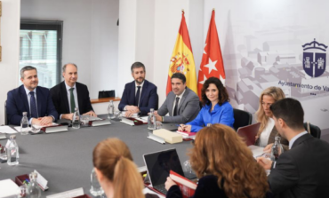 Ayuso duplica la inversión en Ayuda a Domicilio con 467 millones de euros 