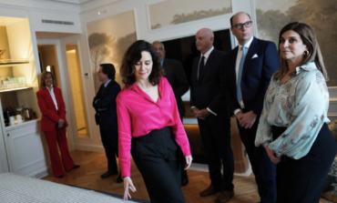 Ayuso participa en la inauguración del nuevo Hotel Palace: «Historia viva de Madrid y España»