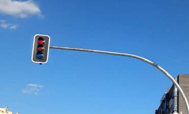 Entran en funcionamiento los nuevos semáforos solicitados por los vecinos en El Cañaveral