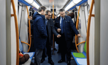 La Comunidad de Madrid amplía a todos los trenes de Metro los asientos reservados para personas con movilidad reducida