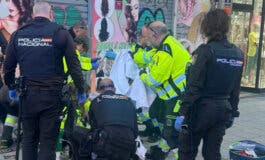 Apuñalado en el cuello un joven de 27 años en Puente de Vallecas