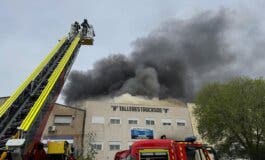 Incendio con explosiones en una nave industrial de Getafe