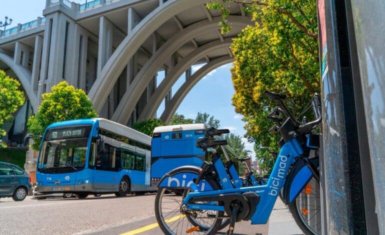 Los autobuses de la EMT de Madrid y bicimad serán gratis los días 22 y 23 de abril