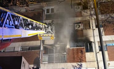 Aparatoso incendio sin heridos en una vivienda de Villaverde 