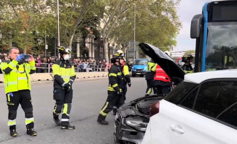 17 heridos en un accidente entre dos autobuses y varios vehículos en Atocha