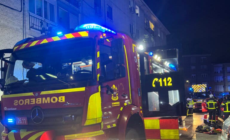 Tres personas atendidas tras el incendio de una vivienda en Torrejón de Ardoz