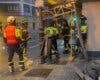 Un taxista pierde el control y choca contra un andamio en la calle San Bernardo de Madrid