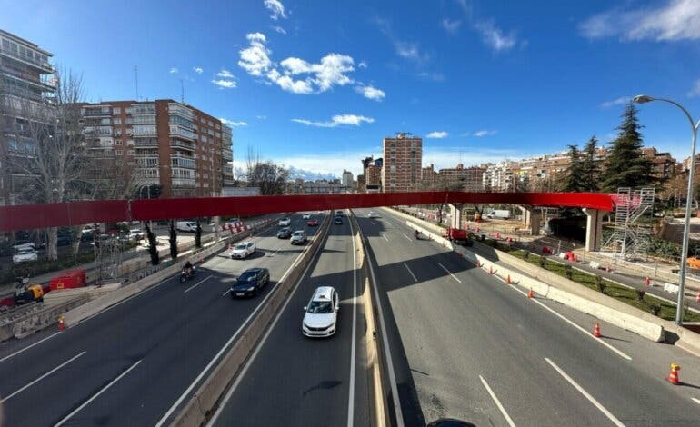 Cortes y desvíos durante el fin de semana en la A-2 para desmontar una pasarela