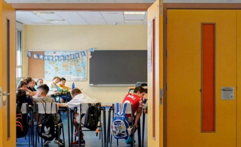 Colegios abiertos y autobuses interurbanos gratis este martes en Madrid tras el gran apagón