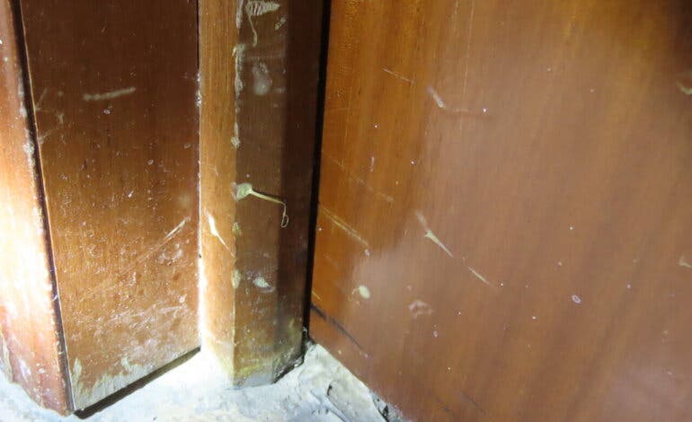 Detenido en Alcalá de Henares tras robar en una vivienda: la Policía pide prestar atención a marcas o señales en las puertas 