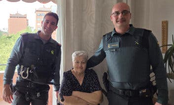 Soledad, la vecina de Tres Cantos a la que la Guardia Civil salvó la vida con un torniquete durante el apagón
