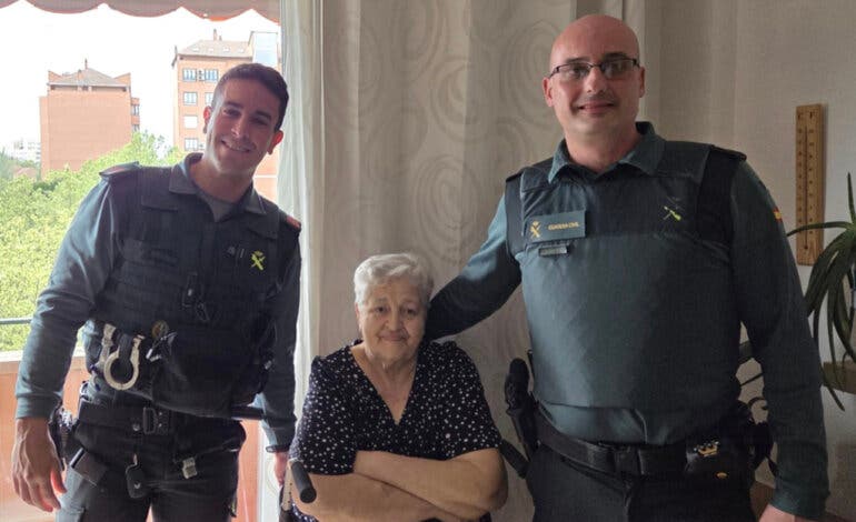 Soledad, la vecina de Tres Cantos a la que la Guardia Civil salvó la vida con un torniquete durante el apagón
