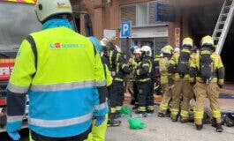 Mueren dos bomberos en el incendio de un garaje en Alcorcón, que podría haberse originado en un coche eléctrico