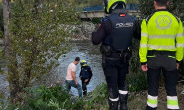 Muy grave un ciclista tras sufrir una parada cardiorrespiratoria al caer en una de las márgenes del río Manzanares en Madrid