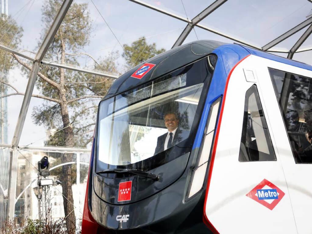 Metro de Madrid expone una maqueta a tamaño real de los nuevos trenes sin conductor 