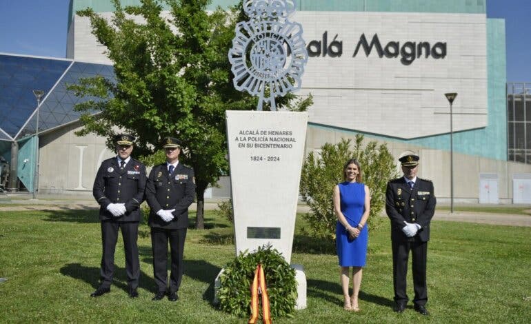 Alcalá de Henares inaugura la nueva Plaza de la Policía Nacional por su bicentenario