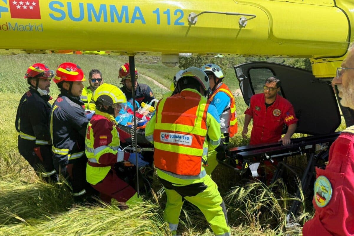 Muy grave un motorista de 31 años tras caer por un terraplén en Olmeda de las Fuentes