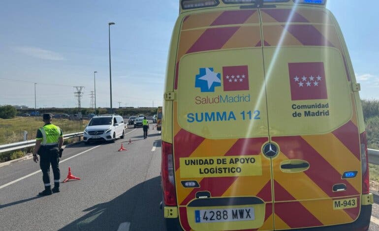 Muere un hombre de 44 años tras salir despedido de su furgoneta en un accidente en la M-506 en Alcorcón