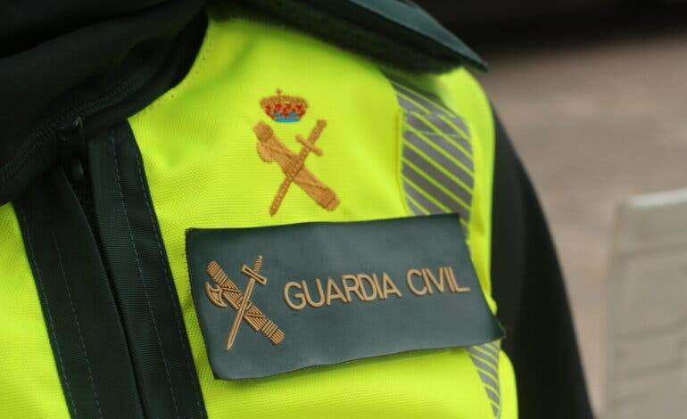 La Guardia Civil interviene más de 152.000 artículos falsificados en una nave de Fuenlabrada
