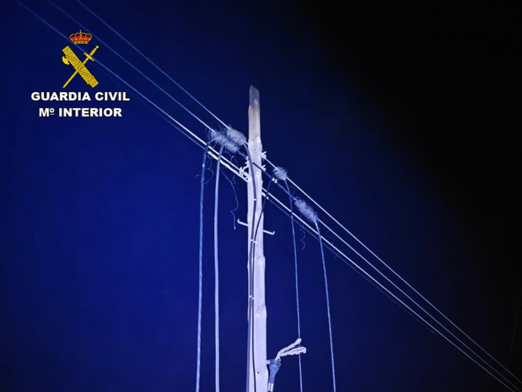 La Guardia Civil evita el robo de 700 metros de cable en Torija (Guadalajara) y detiene a dos jóvenes