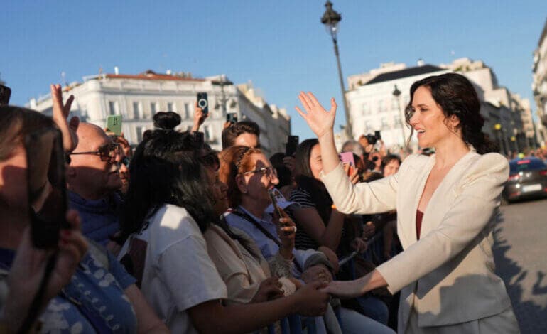 Ayuso ampliaría su mayoría absoluta en Madrid, según varias encuestas