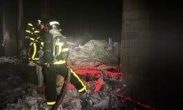 Arde una nave industrial abandonada en Móstoles sin causar heridos