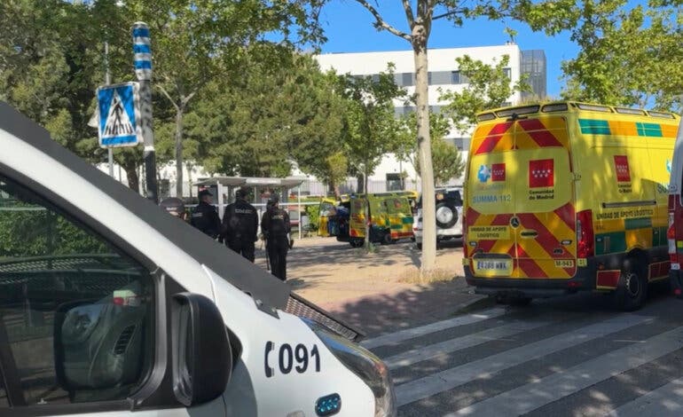 Muere un hombre tiroteado en la puerta de un colegio en Pozuelo de Alarcón