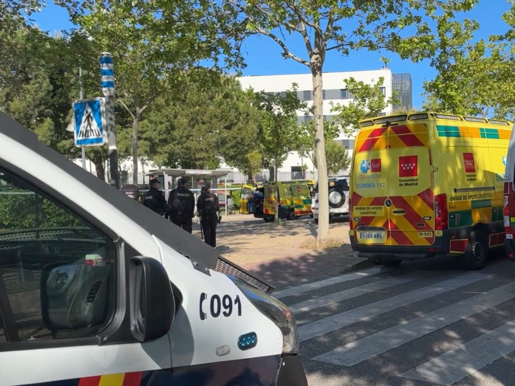 Muere un hombre tiroteado en la puerta de un colegio en Pozuelo de Alarcón