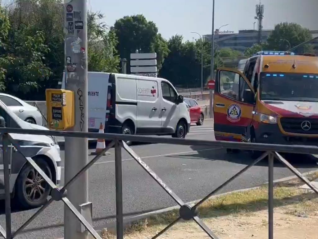 Grave atropello de una mujer en la glorieta de Canillejas