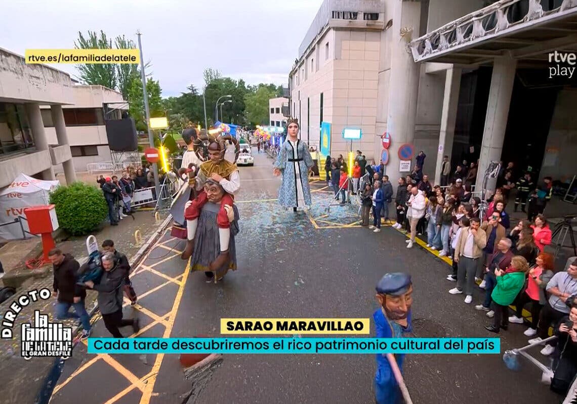 Los Gigantes y Cabezudos de Torrejón, en el estreno del nuevo «Sálvame» de TVE 