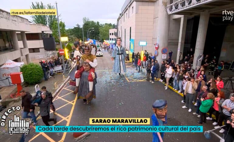 Los Gigantes y Cabezudos de Torrejón, en el estreno del nuevo «Sálvame» de TVE 
