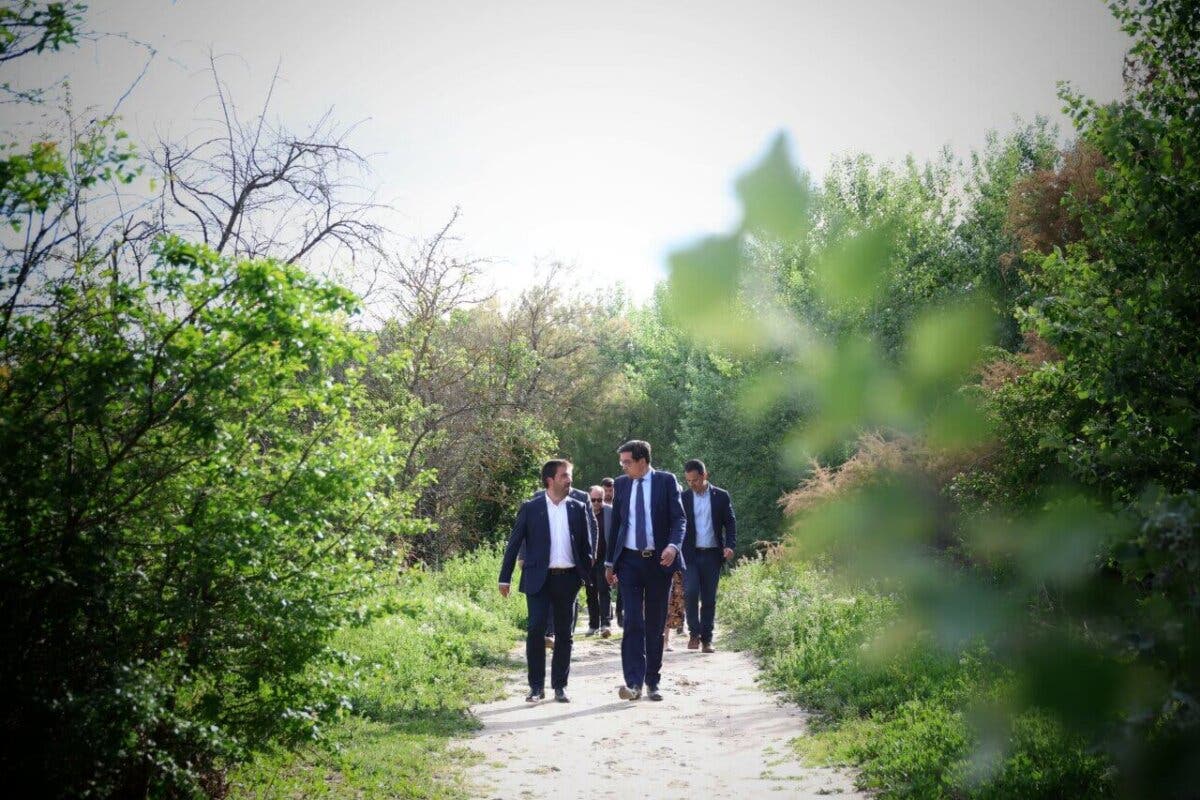 El ministro Óscar López visita en Mejorada del Campo el proyecto de restauración de caminos de la Vega mejoreña