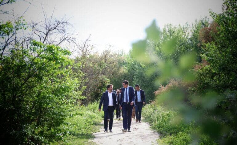 El ministro Óscar López visita en Mejorada del Campo el proyecto de restauración de caminos de la Vega mejoreña